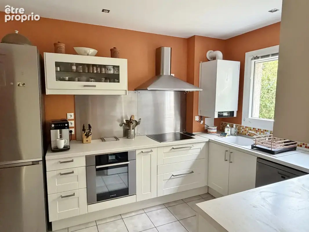 CRAPONNE proche du centre et au calme, belle maison de 124 m2 avec 4 chambres sur terrain de 427 m2 - photo 9