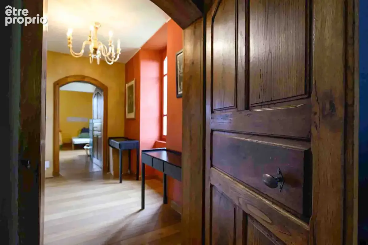 Ensemble immobilier empreint de charme, d'authenticité et d'une élégance discrète. - photo 29