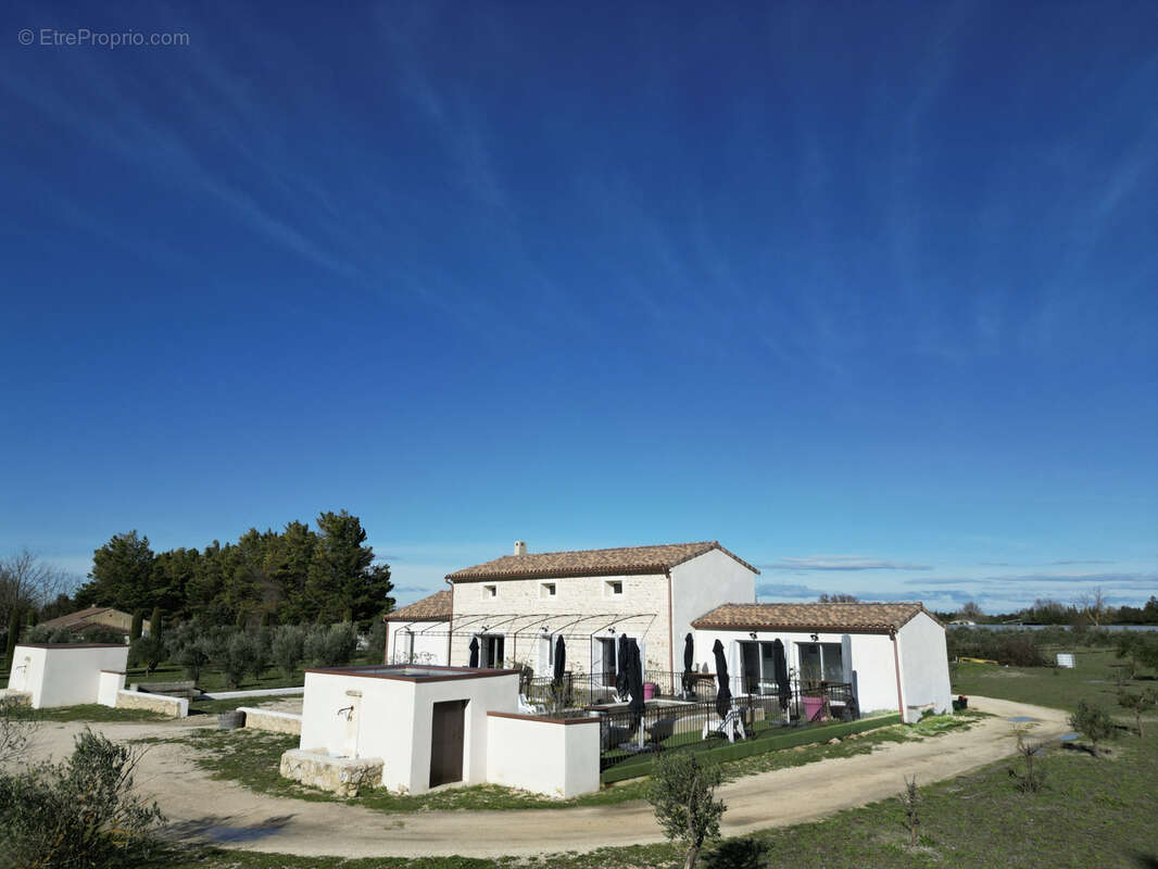 Maison à PERNES-LES-FONTAINES