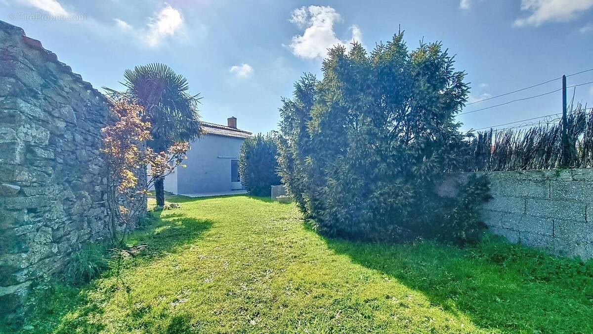 Photo 1 - Maison à MARTINET