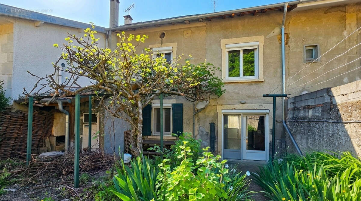 Maison à ARTAS