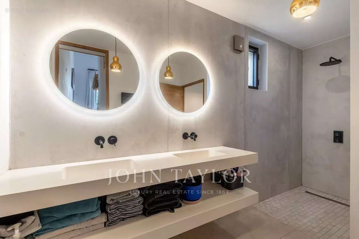 Maison à CABRIERES-D&#039;AVIGNON