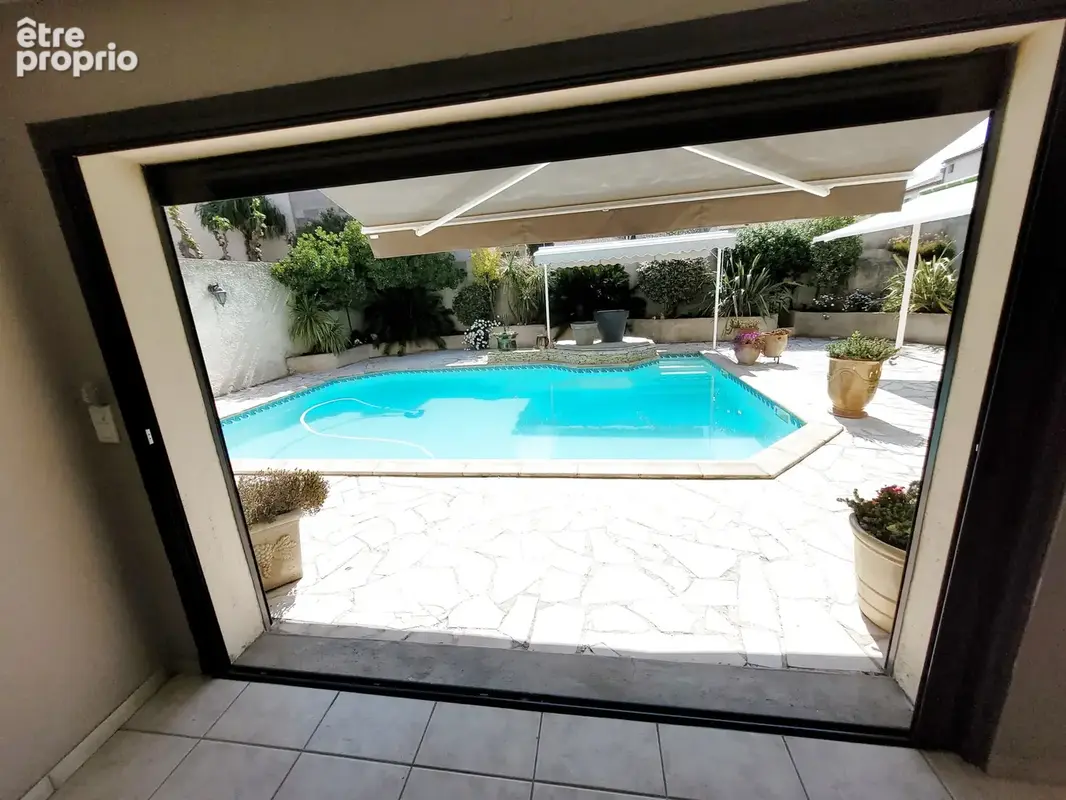 Fleury d'Aude Villa de type VI sur 3 niveaux, SH 145 m2 plus un garage de 15 m2 sur un terrain de 500 m2. - photo 5