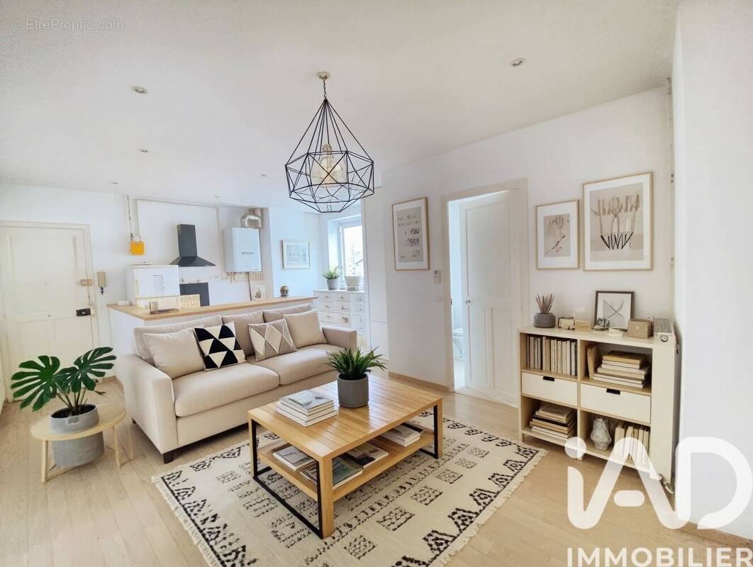 Photo 1 - Appartement à SURESNES