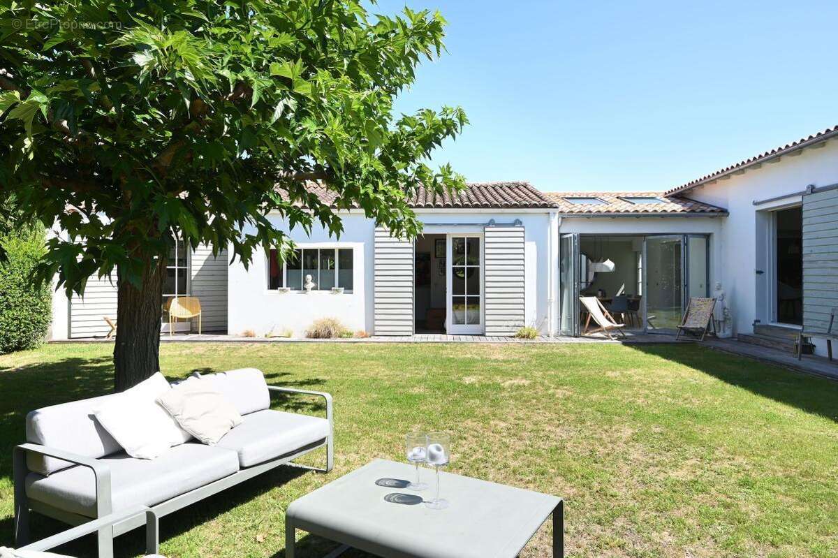 Maison à LES PORTES-EN-RE