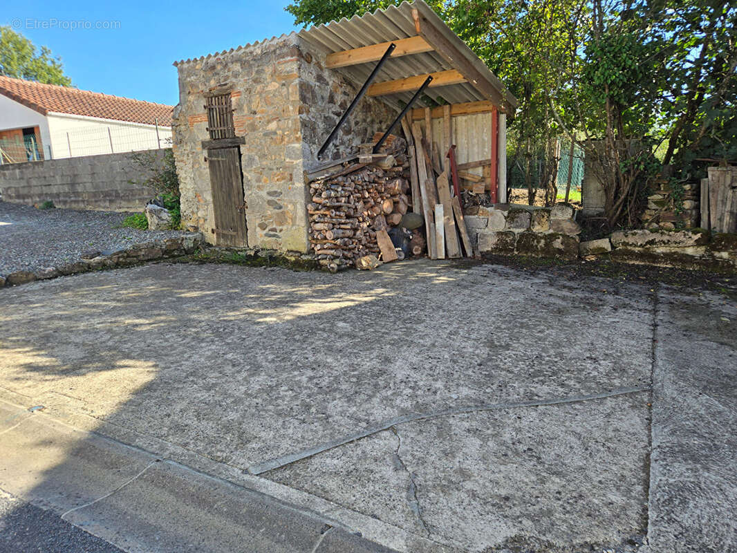 HAUTE-VIENNE - Charmante propriété en pierre rénovée, prête à être habitée - photo 16