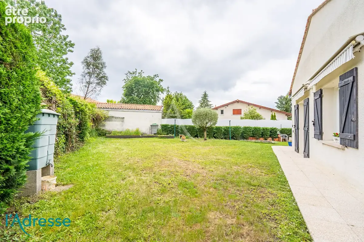 CESTAS  - Maison familiale de 150m² avec jardin et double garage - photo 13