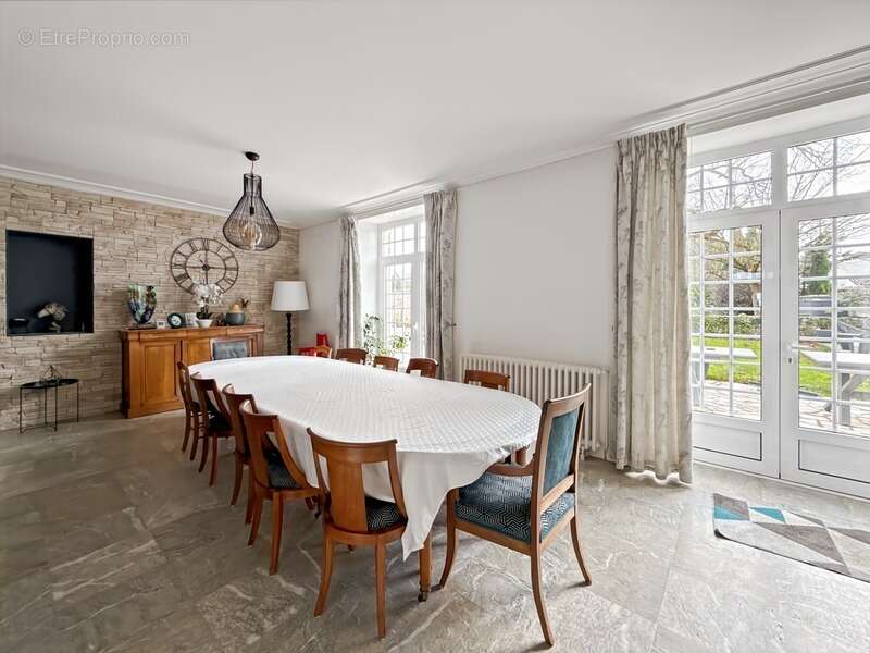 Maison à SAINT-SAUVEUR-D'AUNIS