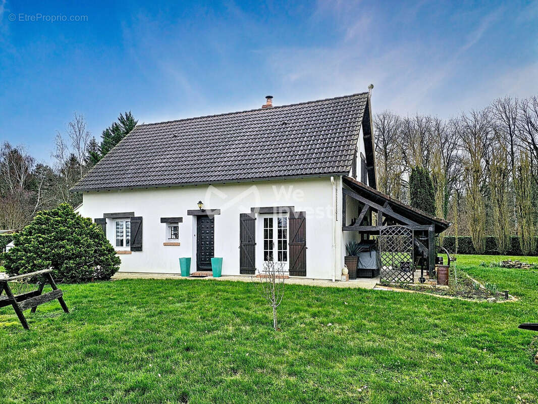 Maison à COURCY-AUX-LOGES