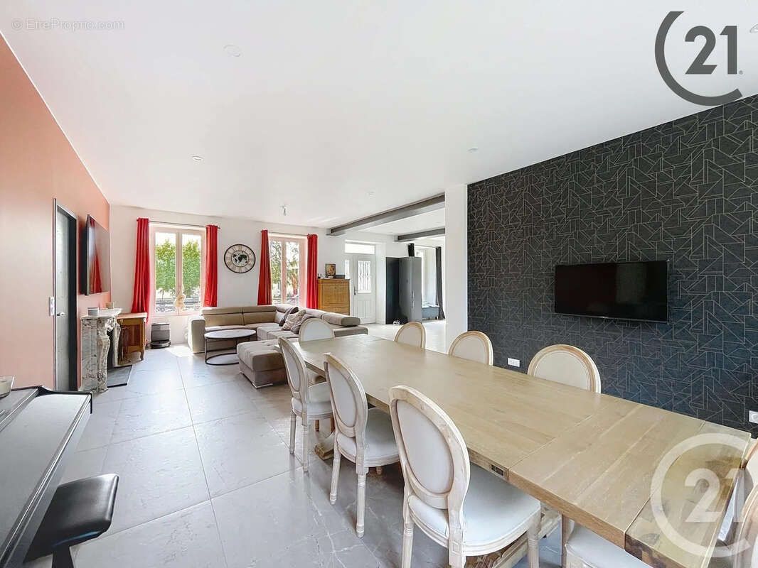 Maison à CHAMPS-SUR-YONNE