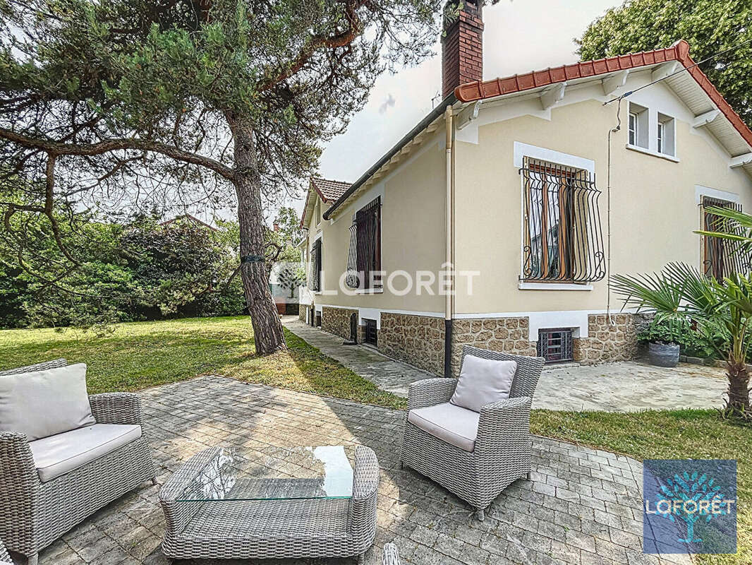 Maison à VIGNEUX-SUR-SEINE