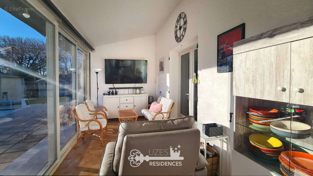 Maison à MONTAREN-ET-SAINT-MEDIERS