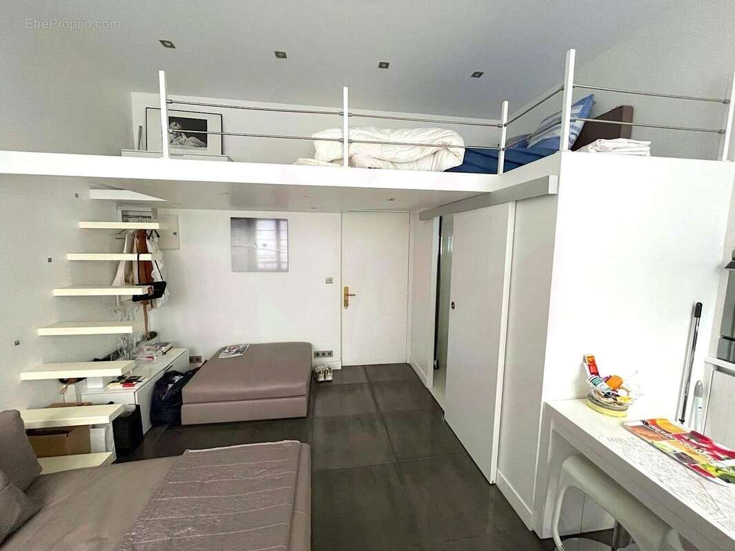 Appartement à PARIS-9E