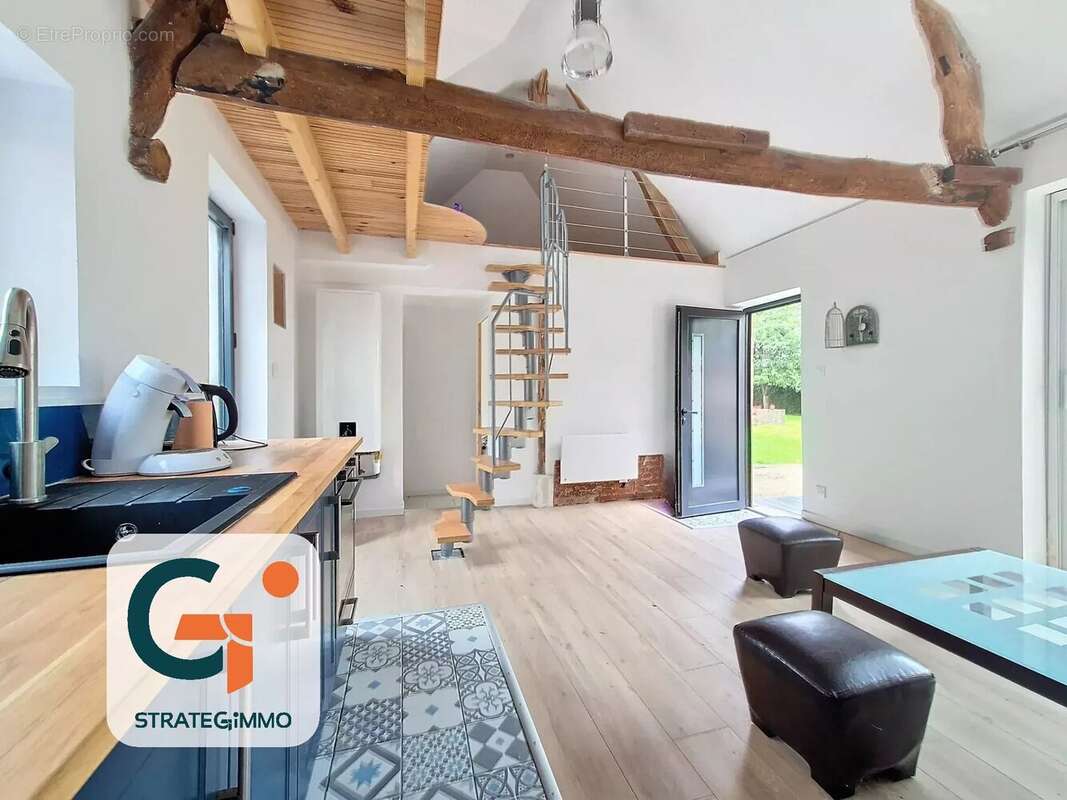 Maison à SAINT-OUEN-DE-THOUBERVILLE