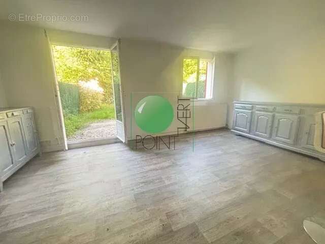 Maison à MENNECY
