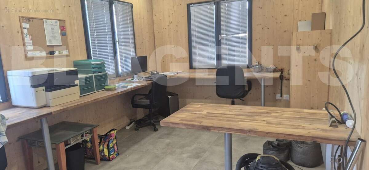 20251103_103952 - Commerce à LIMOUX