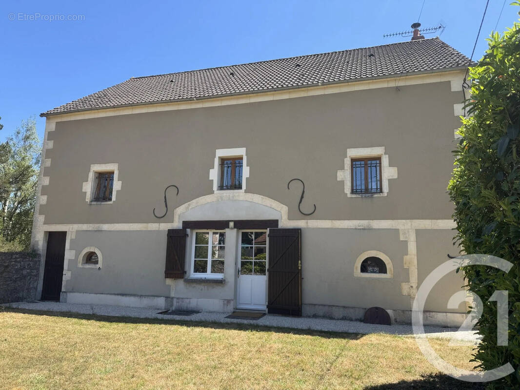 Maison à ETAIS-LA-SAUVIN