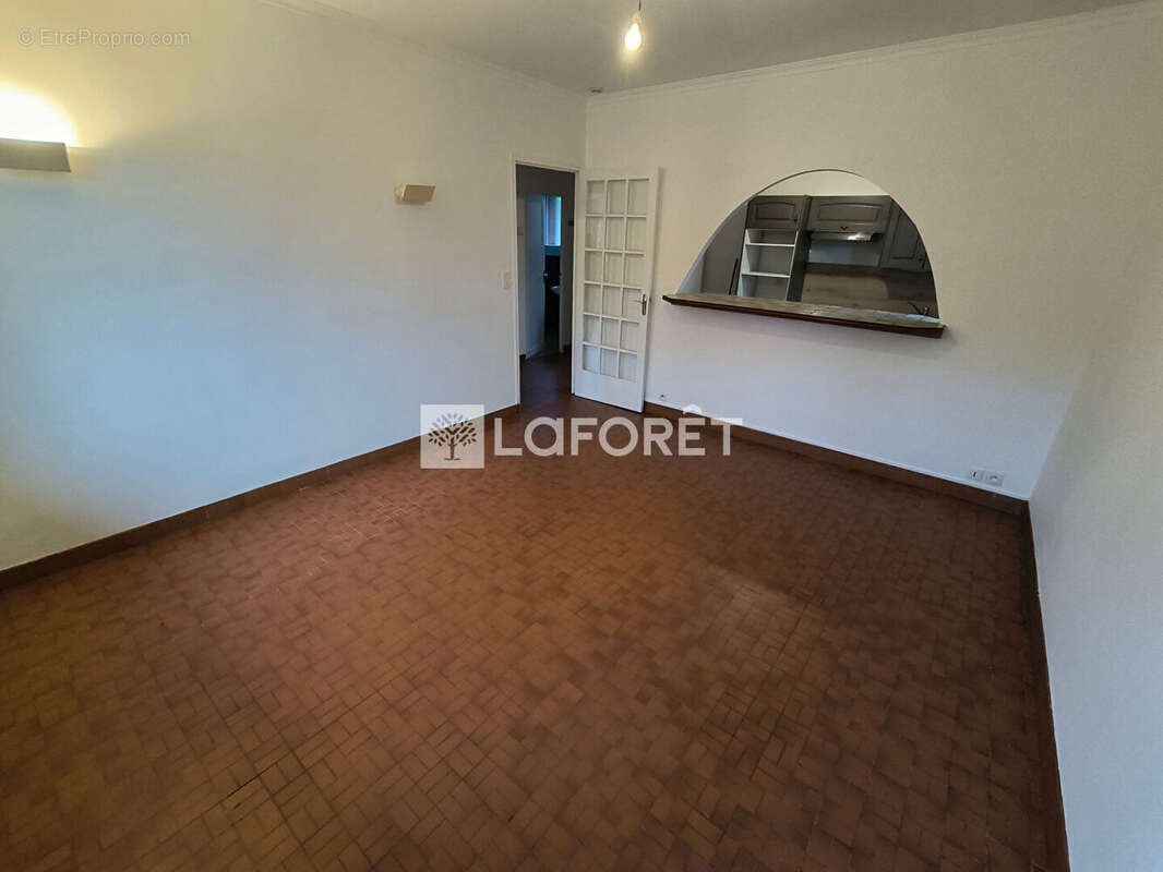 Maison à OINVILLE-SUR-MONTCIENT