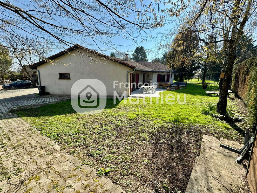 Maison à L'ABERGEMENT-CLEMENCIAT