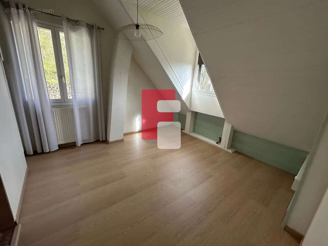 Maison à SAINT-PHAL