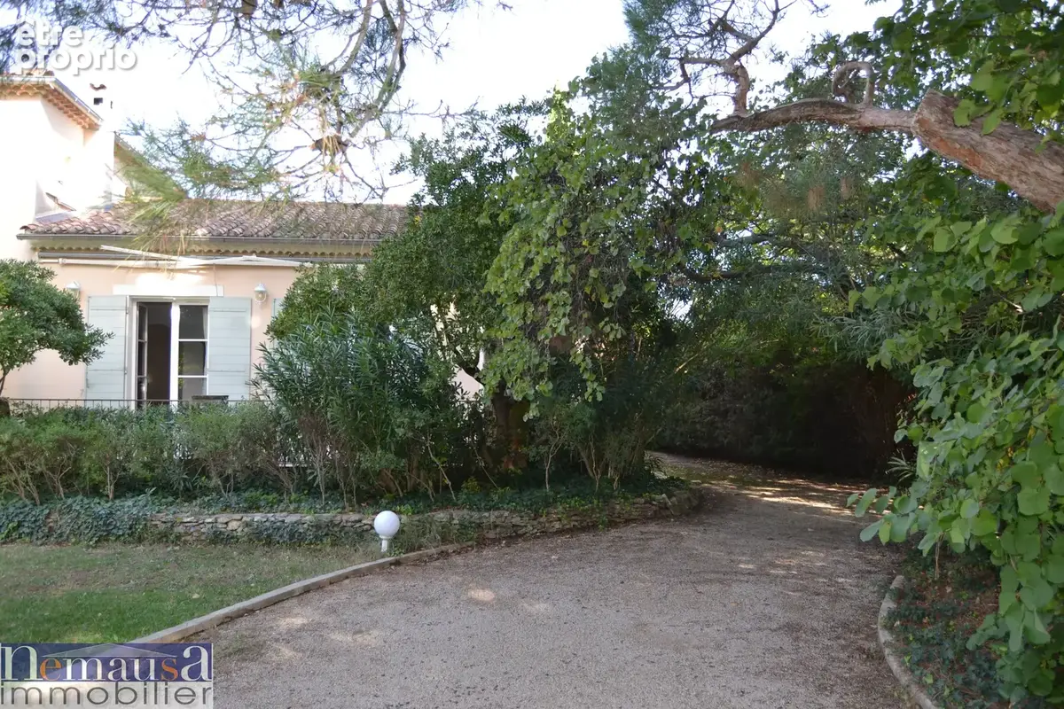 Tarascon, villa de 209m2 sur une parcelle de 2698m2 avec piscine - photo 21