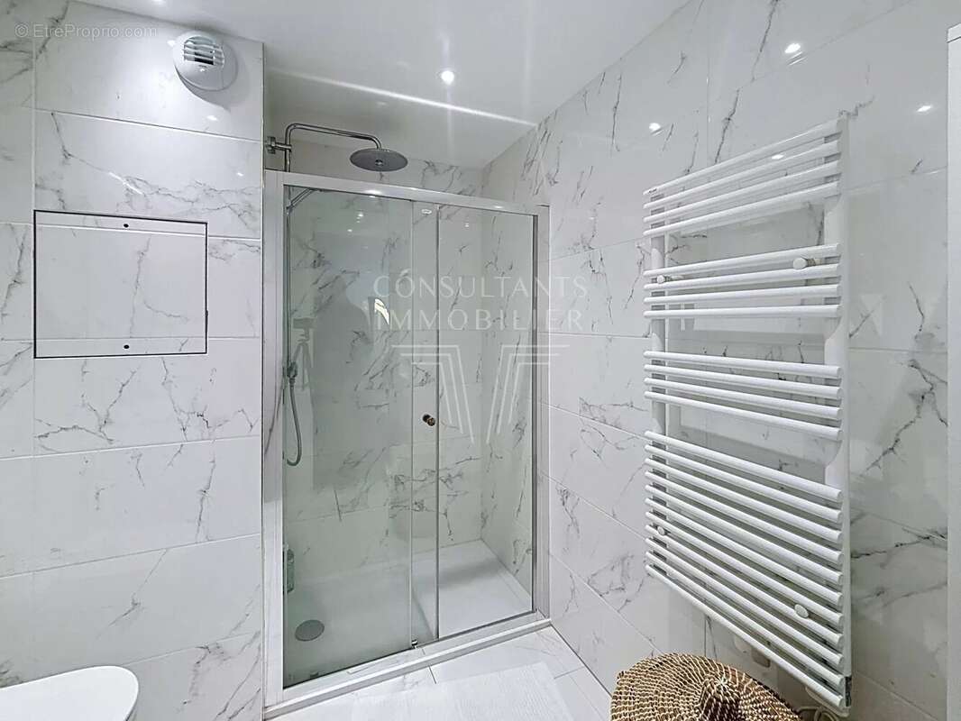 Appartement à LEVALLOIS-PERRET