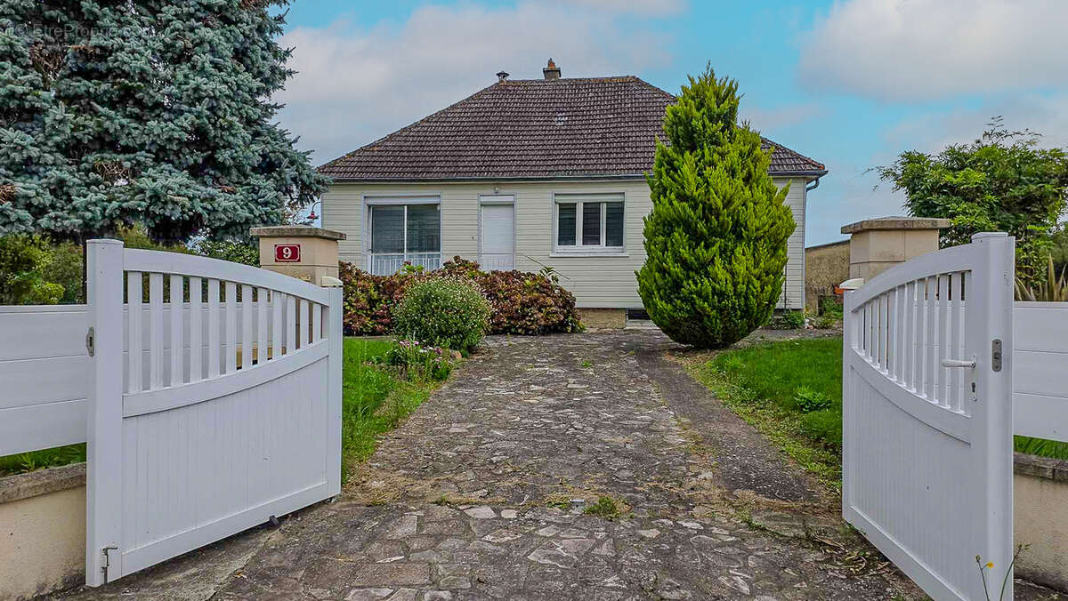 Maison à SAINT-CALAIS