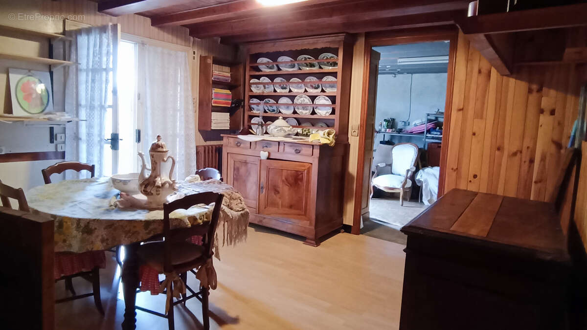 Maison à COULAURES