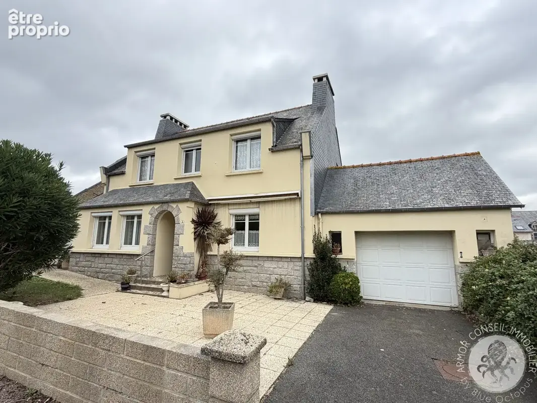 Maison à HENANBIHEN