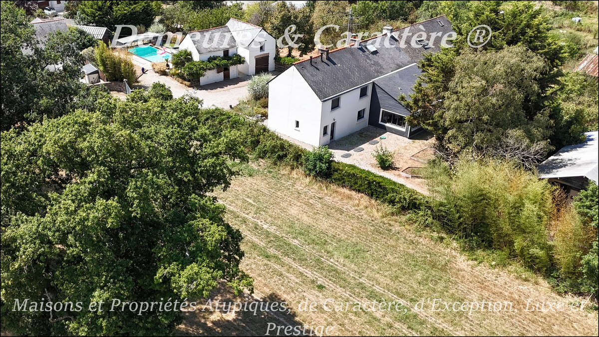 Maison avec piscine et dépendances - photo 28