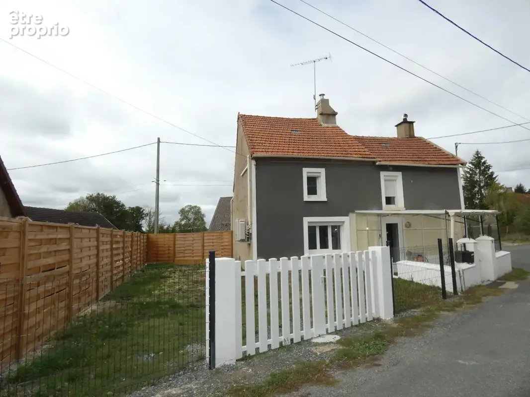 Maison à DOMEYROT