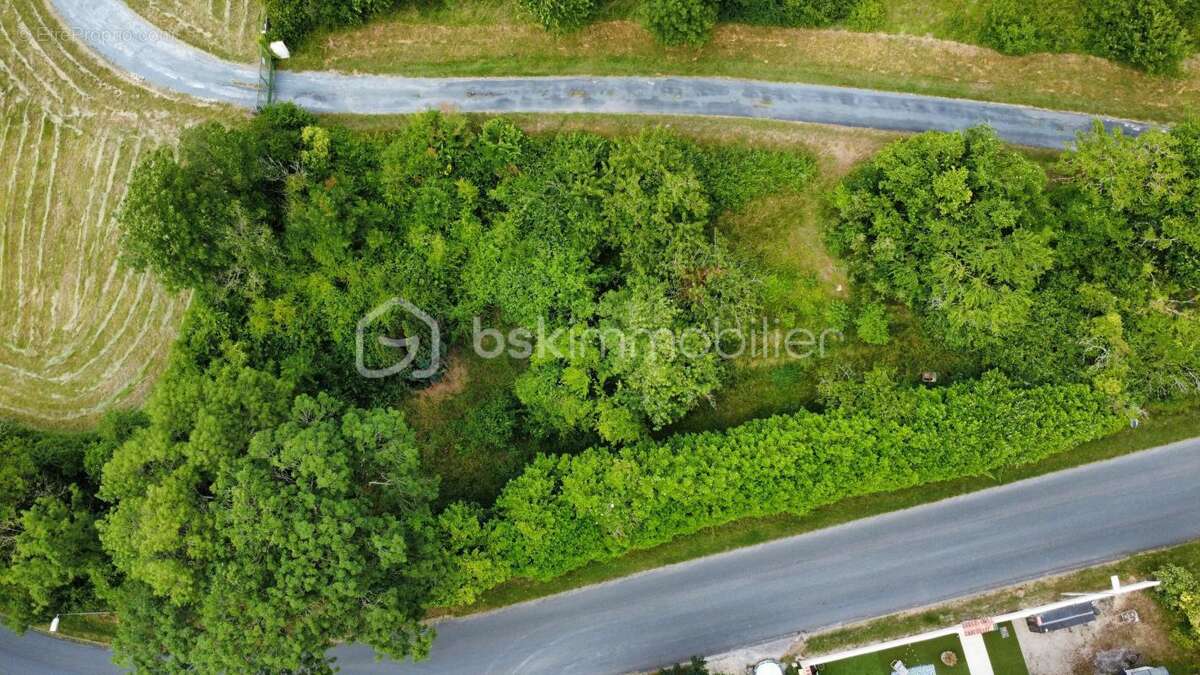 SAINT-VAIZE – Ensemble immobilier à fort potentiel aux portes de Saintes 85000€ - photo 4