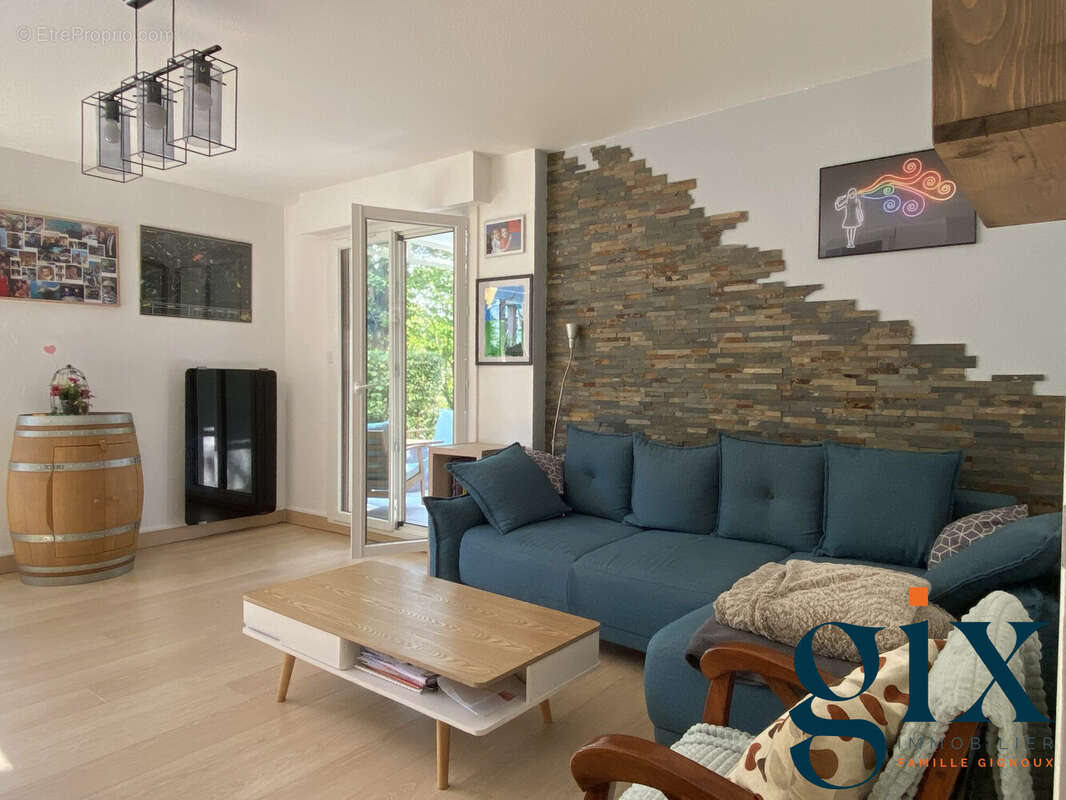 Appartement à MEYLAN