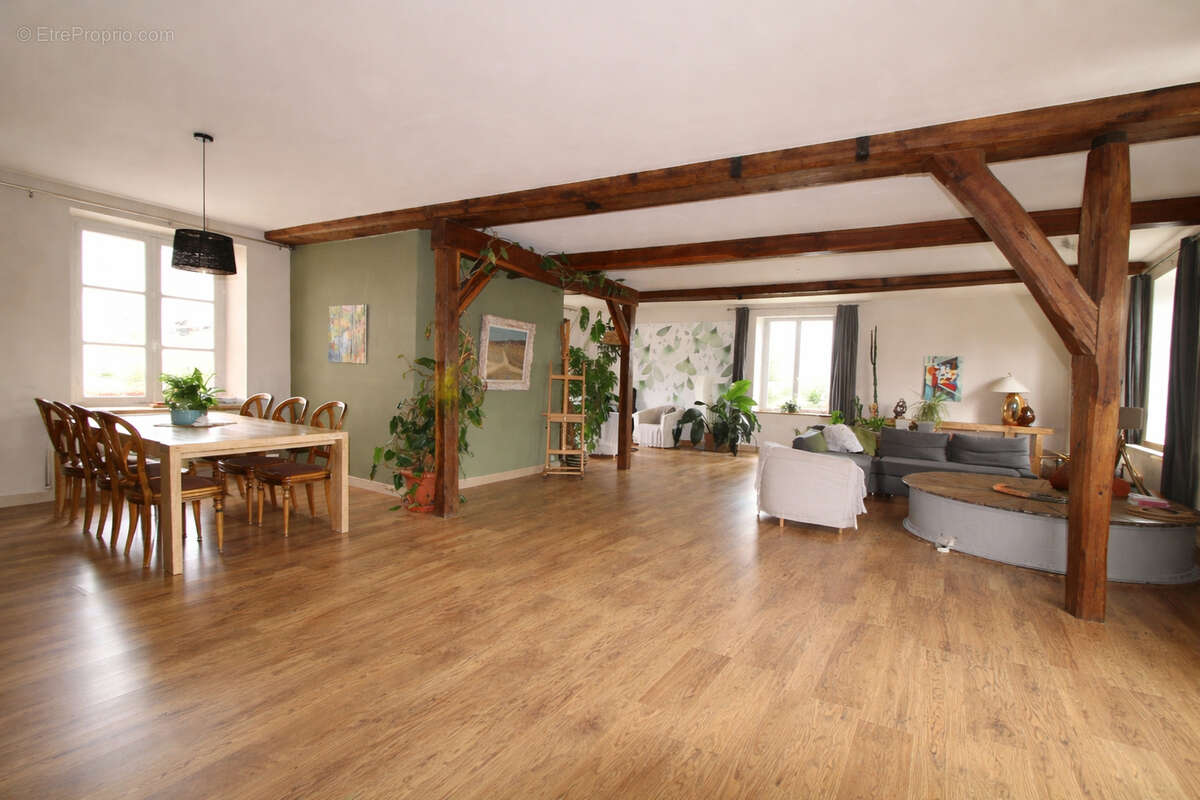 Maison à SOULAINES-DHUYS