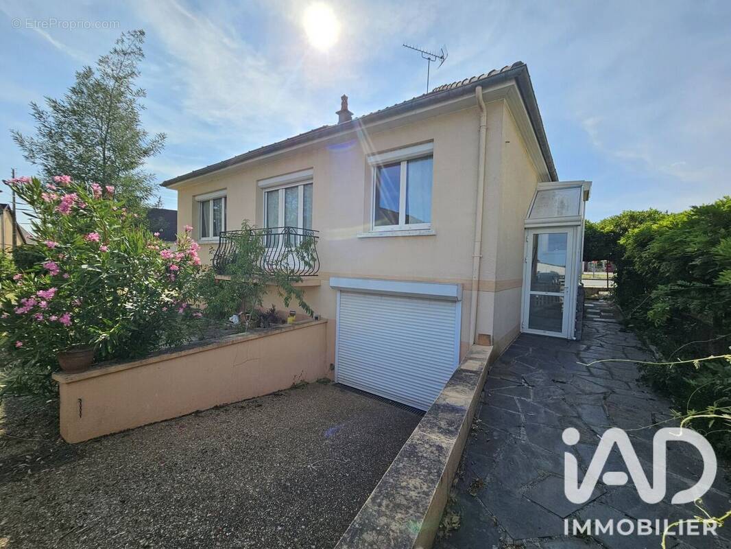Photo 1 - Maison à FRESNAY-SUR-SARTHE