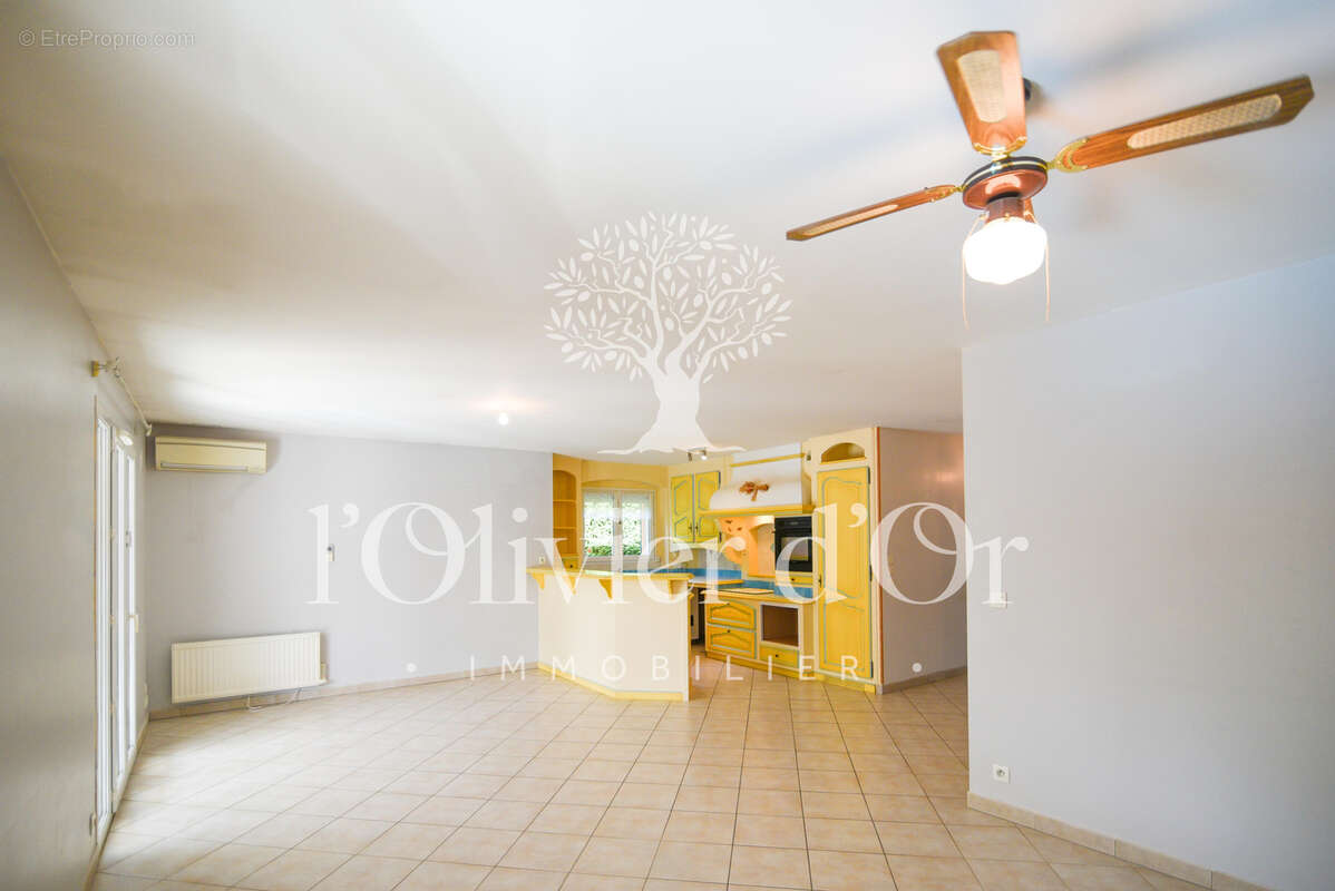 Maison à VAISON-LA-ROMAINE