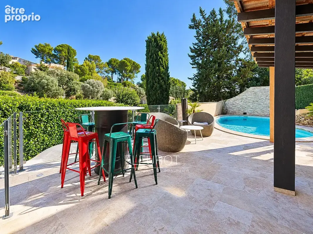 Maison 6 pièces 140 m² à vendre à Ceyreste (13600) - photo 2