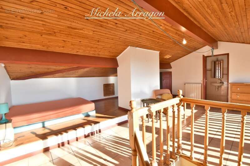 Maison à SAINT-PASTOUR