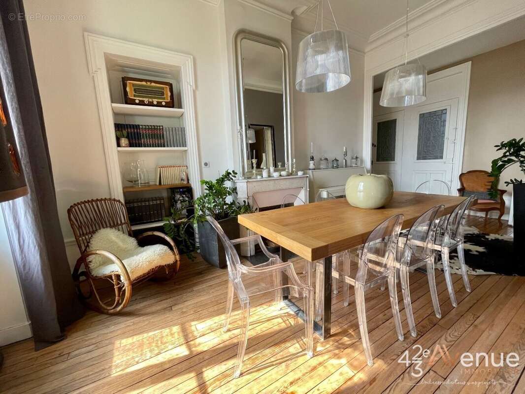 Appartement à SAINT-ETIENNE