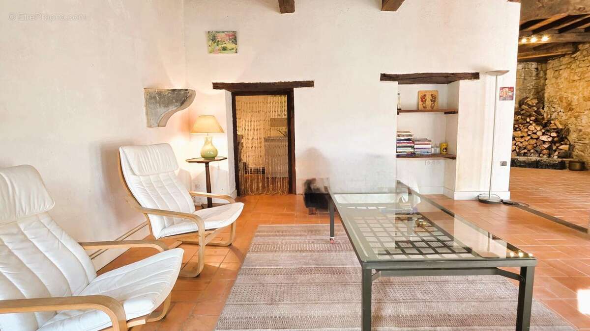 Maison à LARROQUE