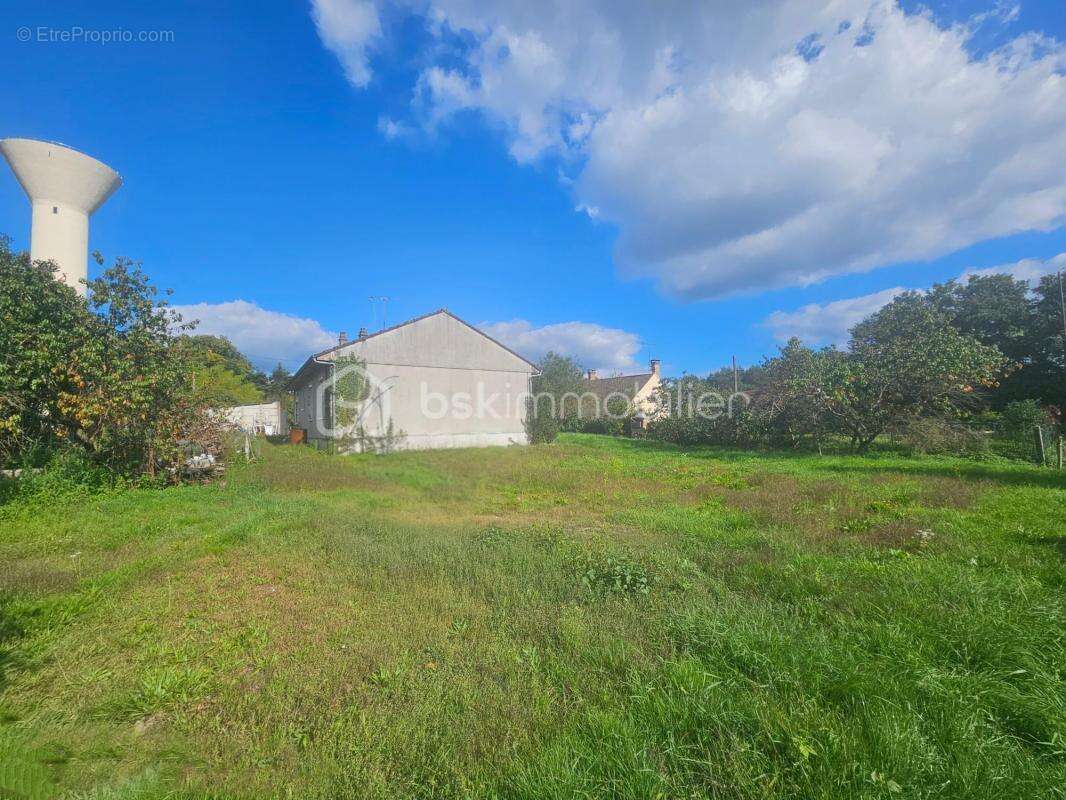 Maison à VANNES-SUR-COSSON