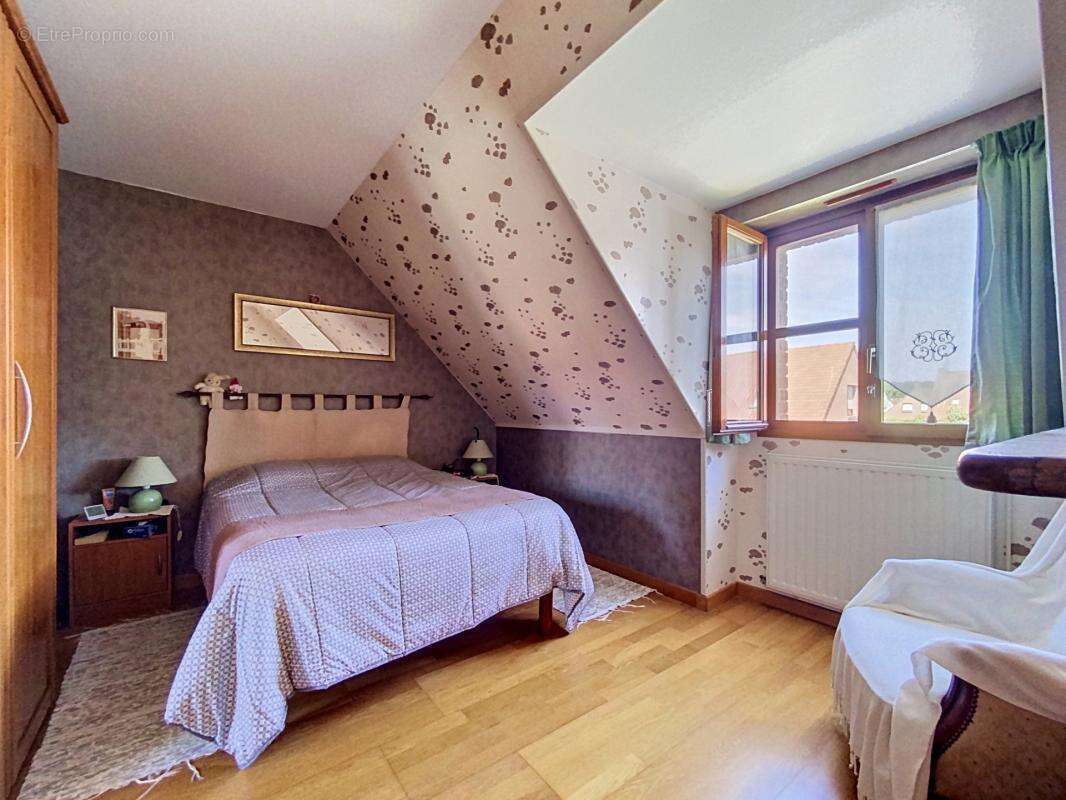 Maison à HOUPLINES