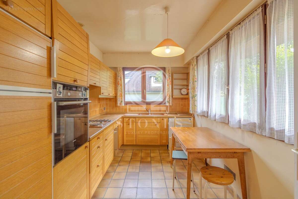 Maison à LA CELLE-SAINT-CLOUD