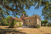 Maison à LAPEYROUSE-MORNAY
