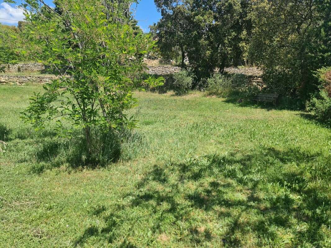 Terrain à POURRIERES