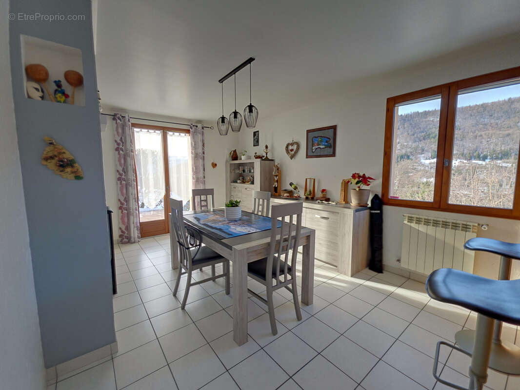 Maison à QUEIGE