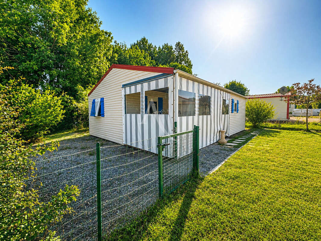 Terrain + chalet de 47 m2 à dix minutes des plages - photo 6