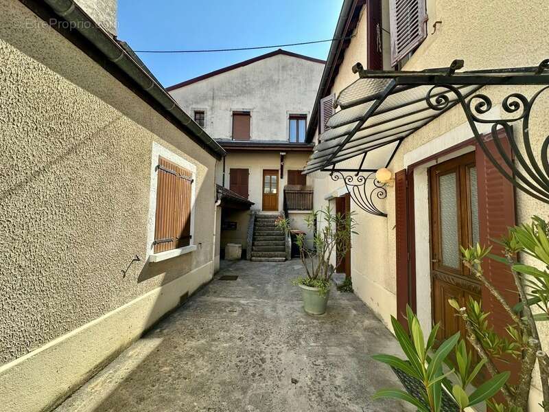 Maison à OYONNAX