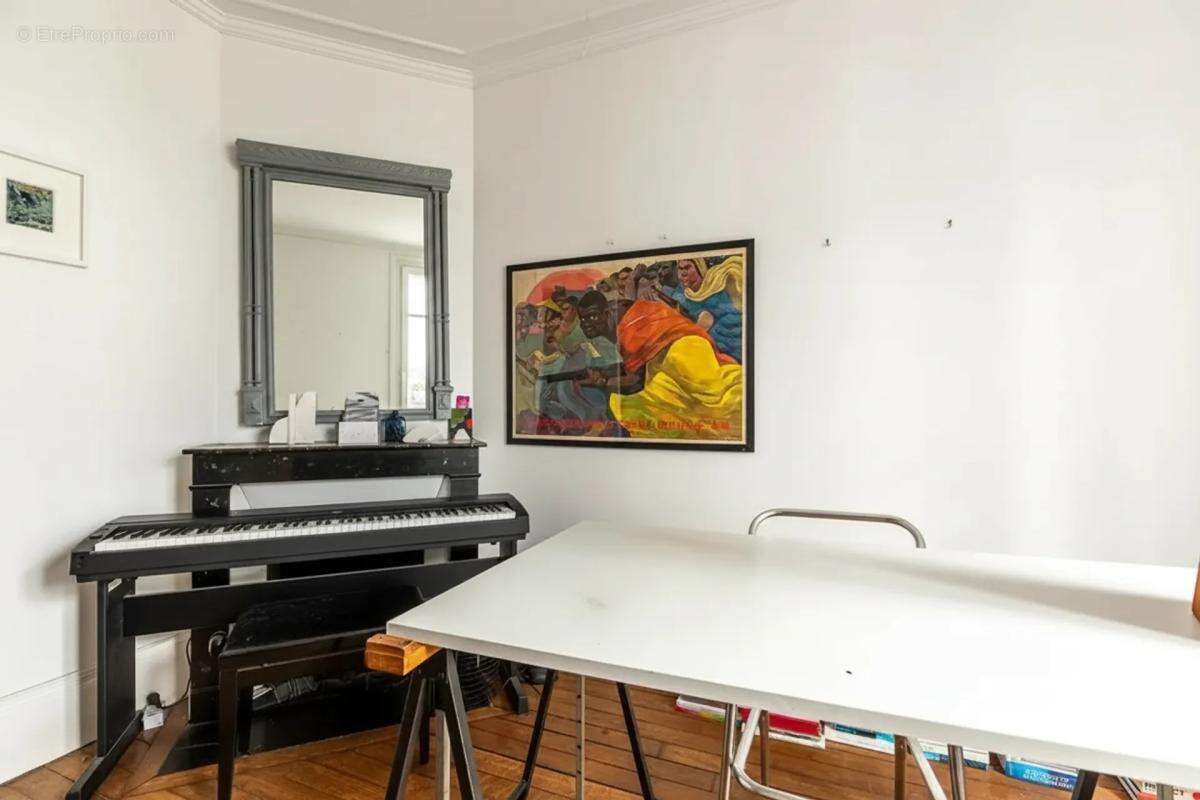 Appartement à PARIS-14E