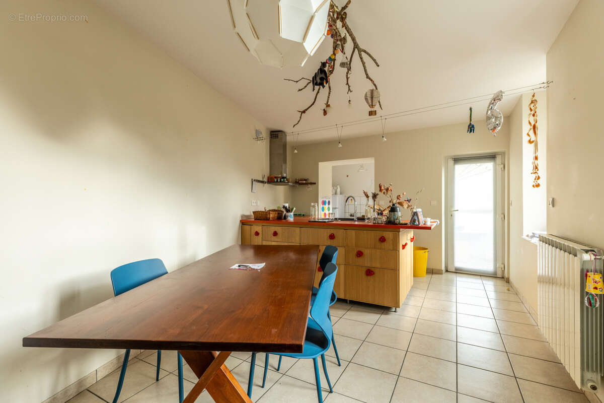 Chamalières, 63400, avenue Joseph Claussat, Maison 5 chambres, terrain 550 m2, 325 000 euros Frais d’agence in - photo 4